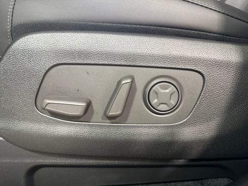 New 2026 Kia Carnival EX image 23