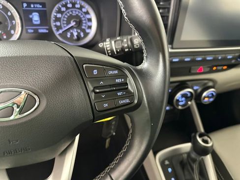 Certified 2022 Hyundai Venue SEL image 16