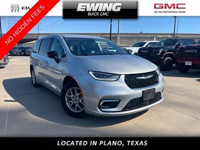 Used 2024 Chrysler Pacifica Touring-L