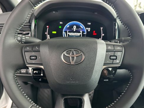 Used 2026 Toyota Camry SE image 27