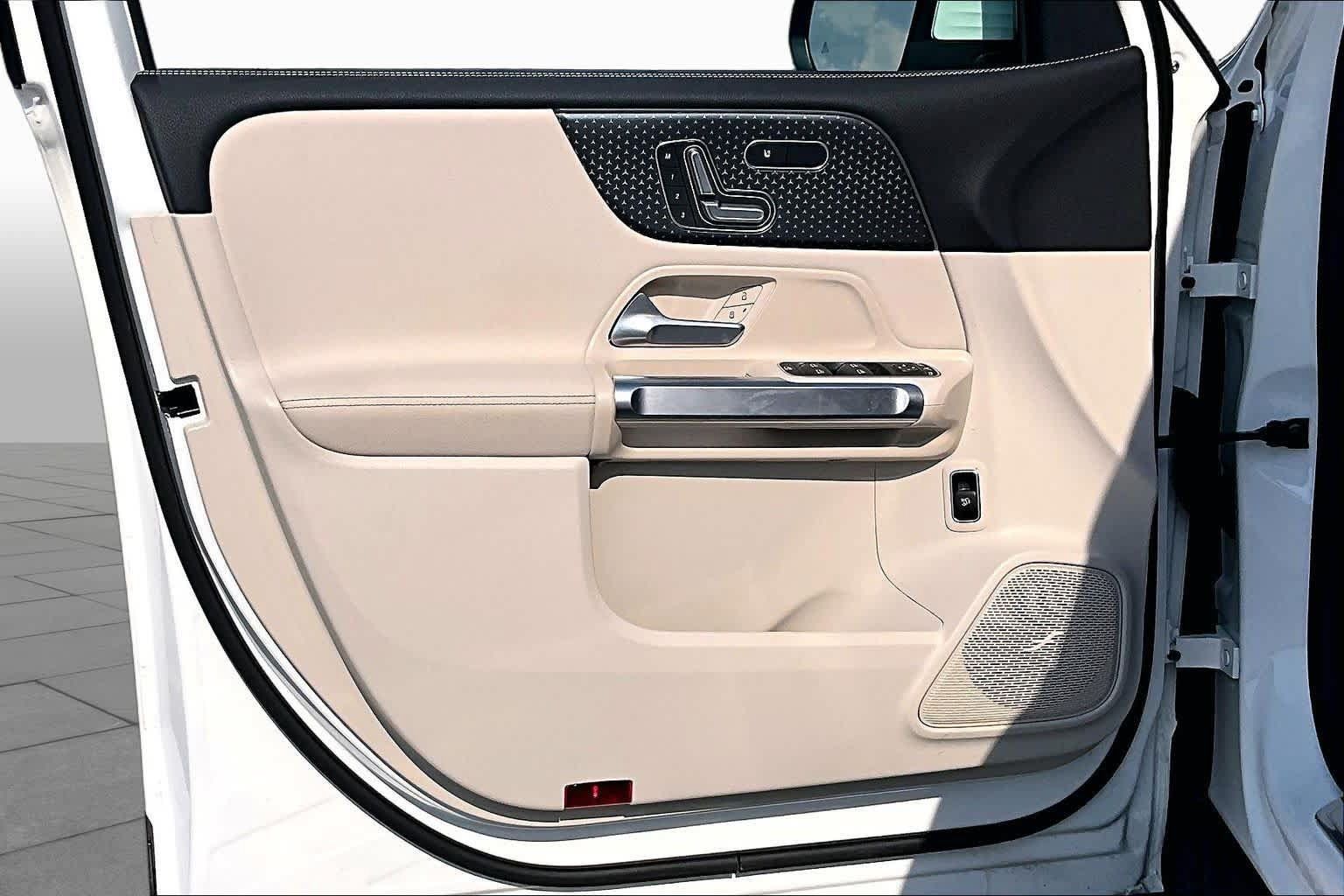 Used 2024 Mercedes-Benz EQB 250+ image 18