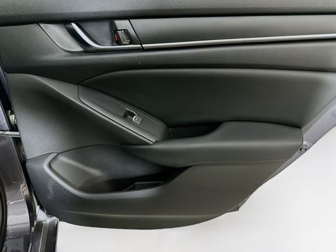 Used 2018 Honda Accord Sport image 29