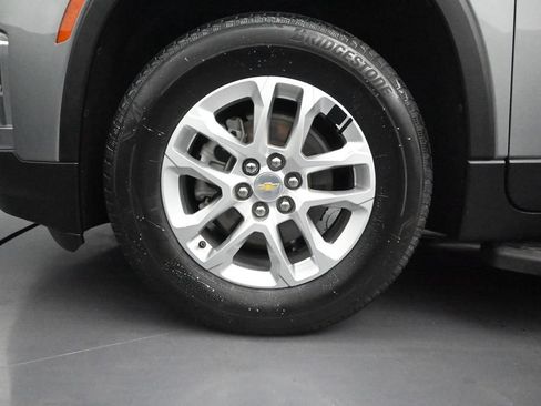 Used 2023 Chevrolet Traverse LS FWD image 10