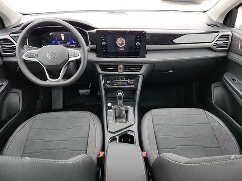 New 2026 Volkswagen Taos SE image 11