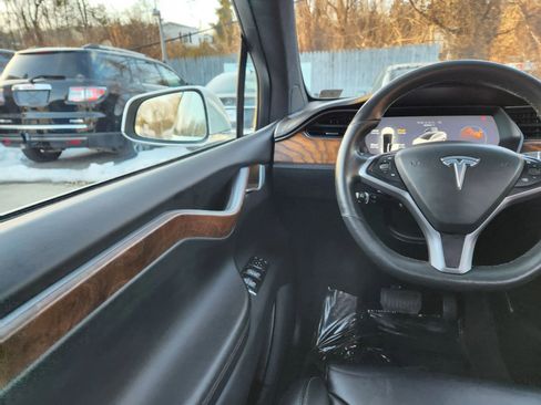 Used 2018 Tesla Model X P100D image 33