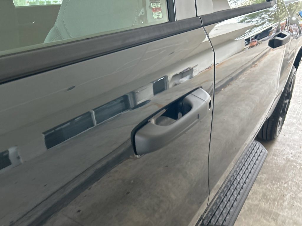 New 2025 RAM 1500 Tradesman AWD/4WD image 17