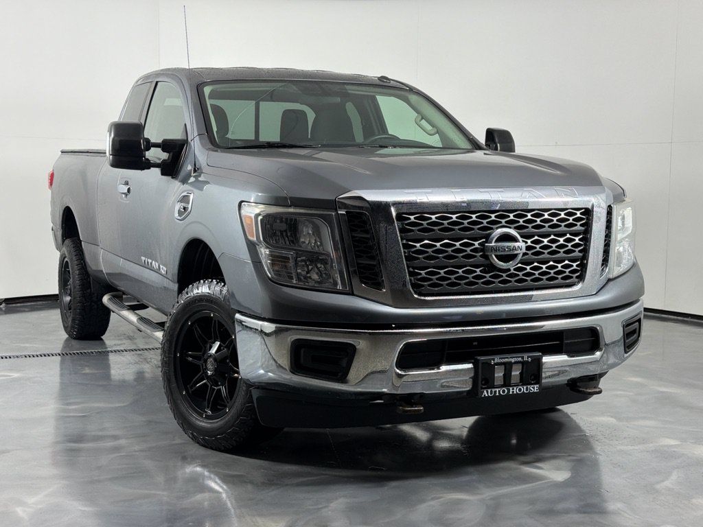 Used 2017 Nissan Titan SV AWD/4WD image 2