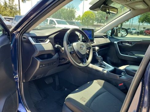 Used 2025 Toyota RAV4 XLE w/ Convenience Package FWD image 10