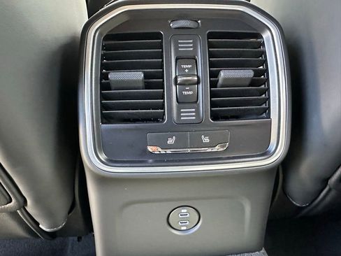 Certified 2025 Porsche Macan Turbo image 33