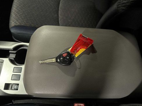 Used 2013 Toyota 4Runner SR5 w/ Convenience Pkg image 32