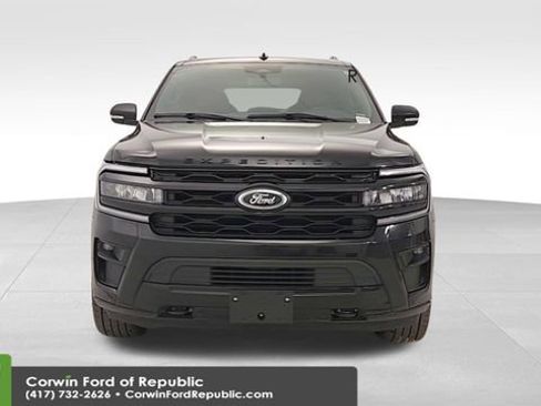 Certified 2022 Ford Expedition Max Limited w/ Equipment Group 303A image 3