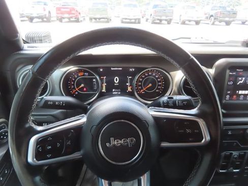 Used 2018 Jeep Wrangler Unlimited Sahara w/ Dual Top Group AWD/4WD image 32