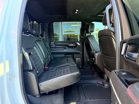 Used 2024 GMC Sierra 2500 AT4X AWD/4WD image 40