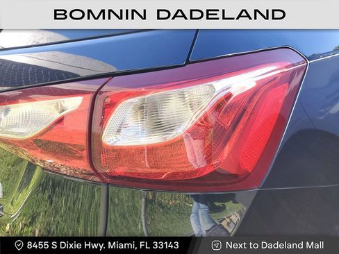 Used 2021 Chevrolet Equinox LS image 9