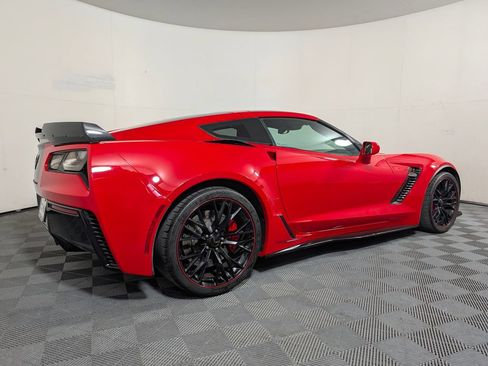 Used 2018 Chevrolet Corvette Z06 RWD image 2