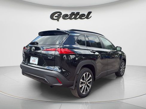 Used 2023 Toyota Corolla Cross XLE FWD image 5