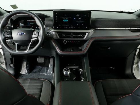 Used 2025 Ford Explorer ST-Line w/ Premium Package image 18