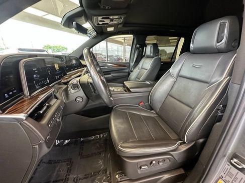 Used 2022 Cadillac Escalade ESV Premium Luxury AWD/4WD image 18