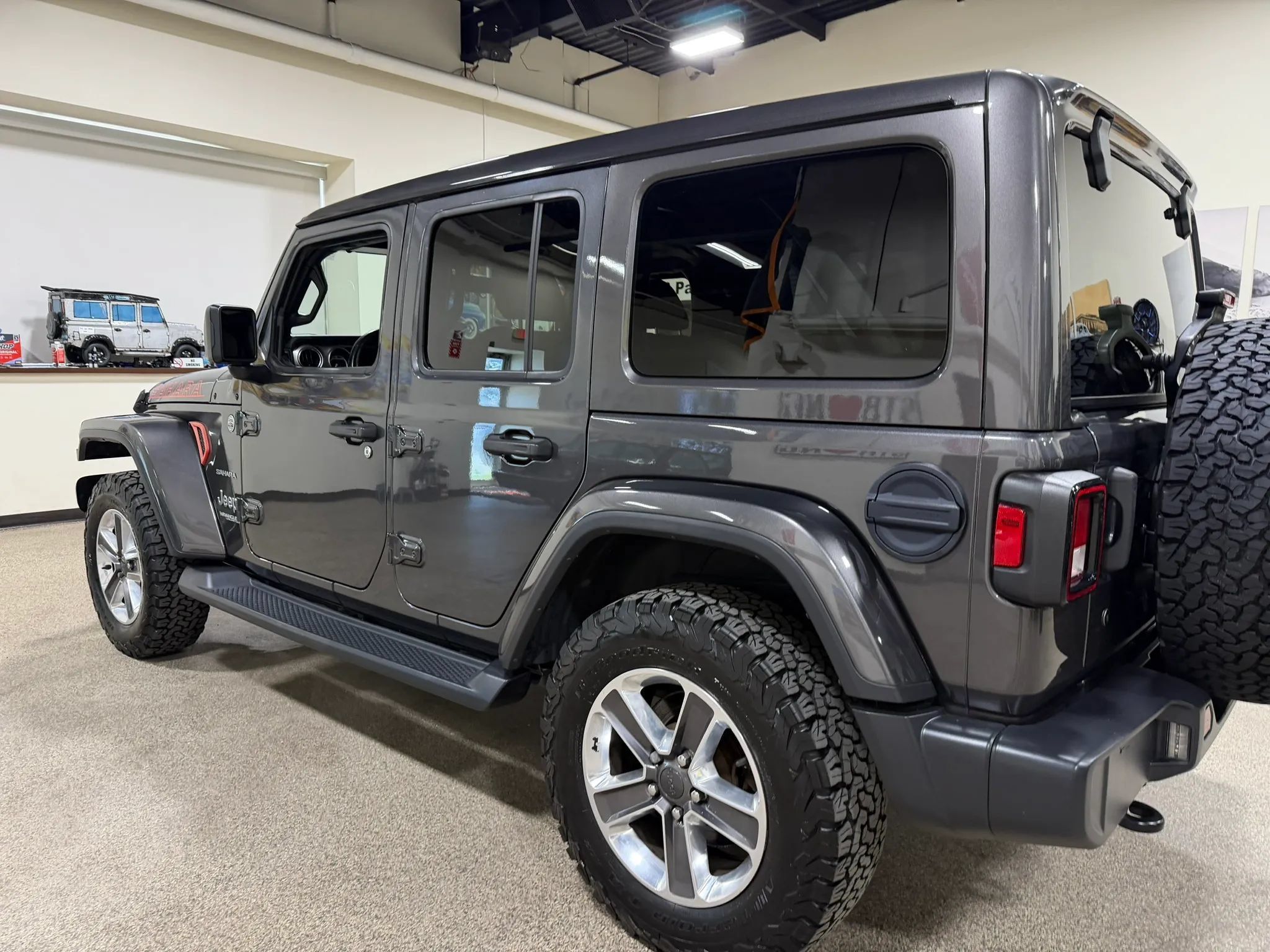 Used 2020 Jeep Wrangler Unlimited Sahara w/ Uconnect 4C Nav & Sound Group AWD/4WD image 20
