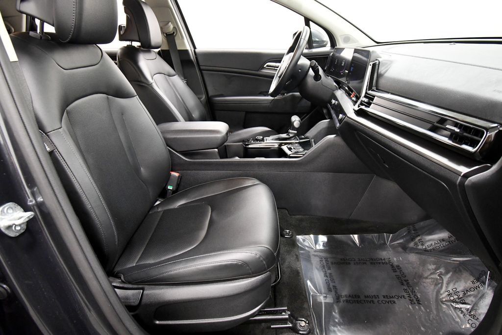 Certified 2025 Kia Sportage EX AWD/4WD image 18