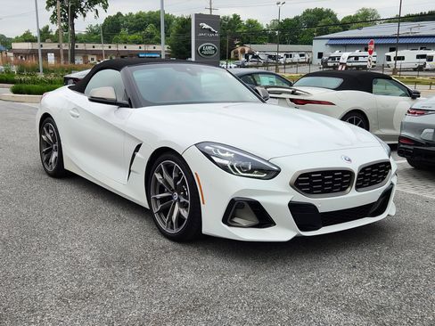 Used 2023 BMW Z4 M40i w/ Premium Package RWD image 2