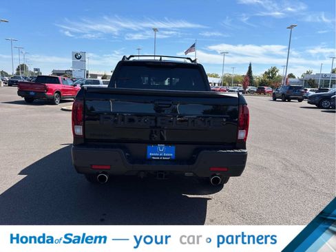Used 2025 Honda Ridgeline Black Edition image 5