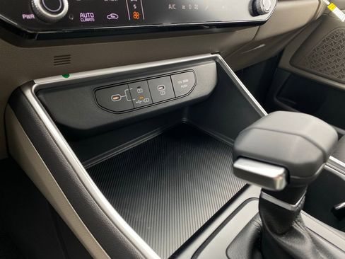 New 2026 Kia Carnival LXS image 20