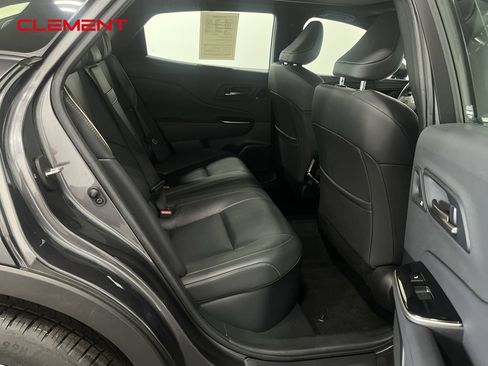 Used 2024 Toyota Crown Limited image 27