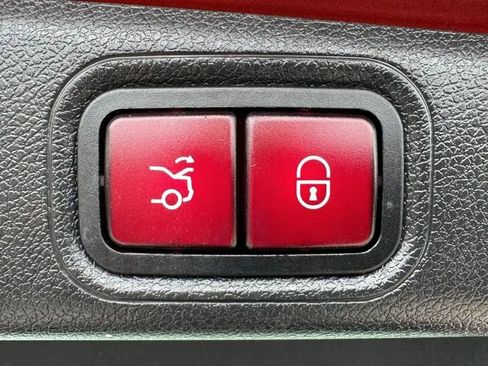 Used 2017 Mercedes-Benz E 300 4MATIC image 50