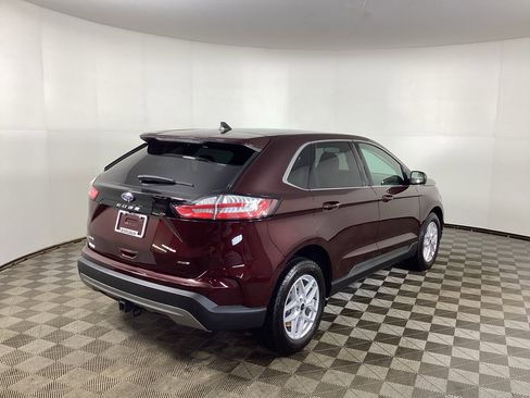 Used 2024 Ford Edge SEL w/ Convenience Package AWD/4WD image 2