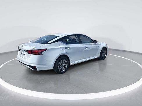 Used 2025 Nissan Altima 2.5 S FWD image 8
