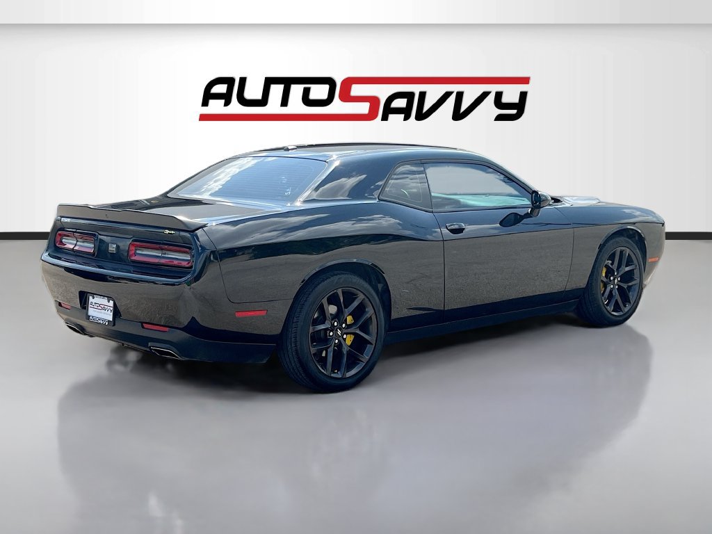Used 2019 Dodge Challenger SXT w/ Blacktop Package RWD image 7
