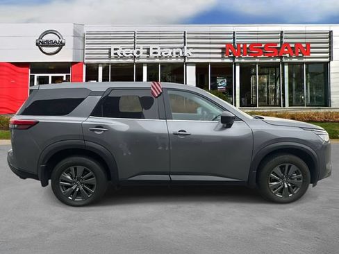 Used 2024 Nissan Pathfinder S AWD/4WD image 4