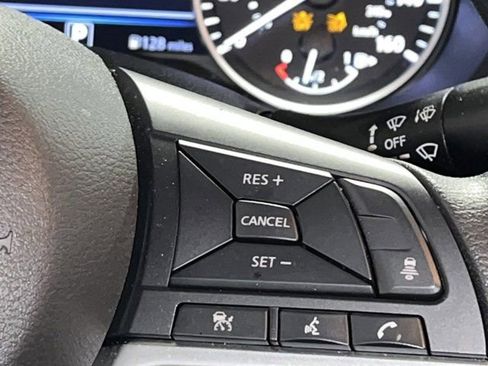 Used 2025 Nissan Sentra SV FWD image 14