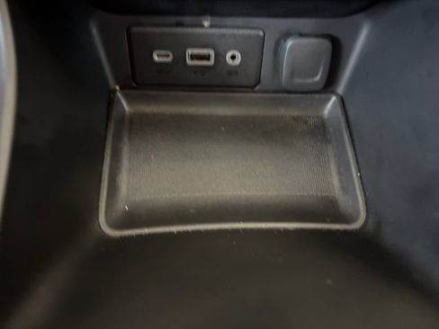 Used 2024 GMC Terrain SLE FWD image 35