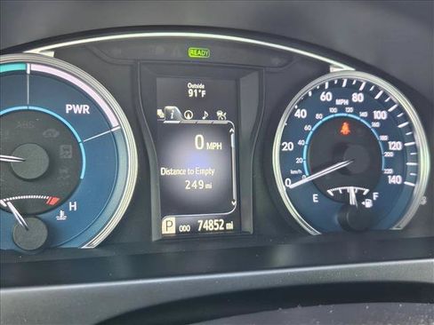 Used 2017 Toyota Camry XLE w/ Moonroof Package FWD image 11