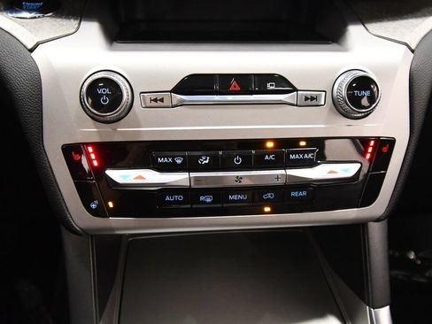 Used 2022 Ford Explorer Timberline w/ Timberline Technology Package AWD/4WD image 26