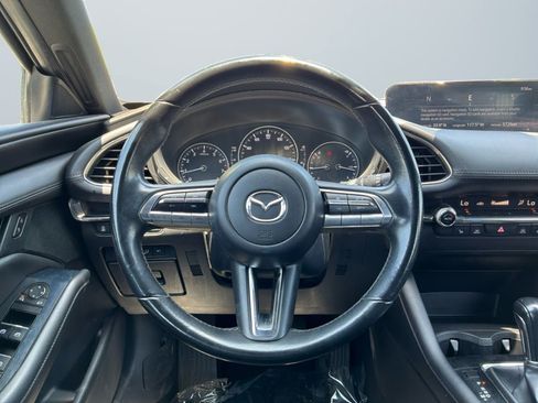Used 2022 MAZDA MAZDA3 s FWD image 11