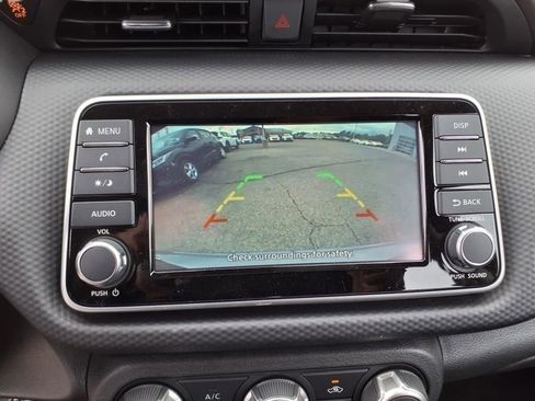 Used 2025 Nissan Kicks Play S image 14