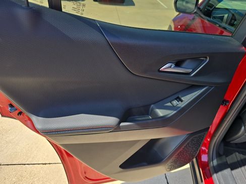 Used 2025 Chevrolet Equinox RS w/ Safety and Technology Package FWD image 11