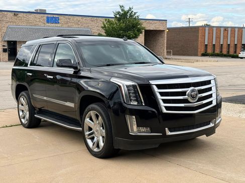 Used 2015 Cadillac Escalade Premium AWD/4WD image 3
