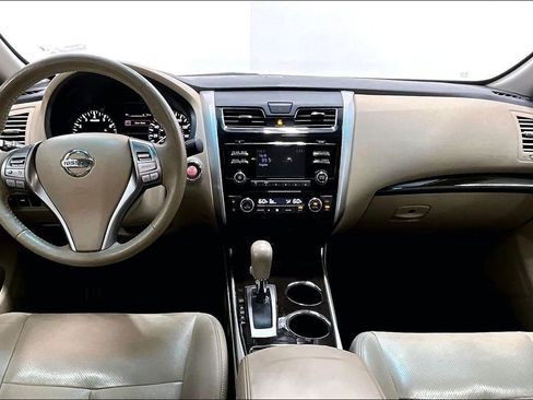 Used 2015 Nissan Altima 2.5 SL w/ Moonroof Package FWD image 17