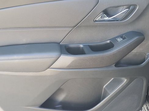 Used 2023 Chevrolet Traverse LT image 41