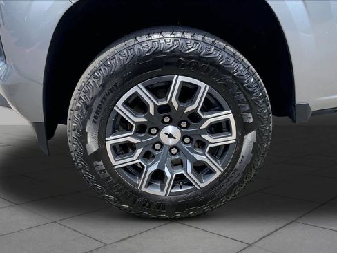 Used 2023 Chevrolet Colorado Z71 w/ Z71 Convenience Package 2 AWD/4WD image 11