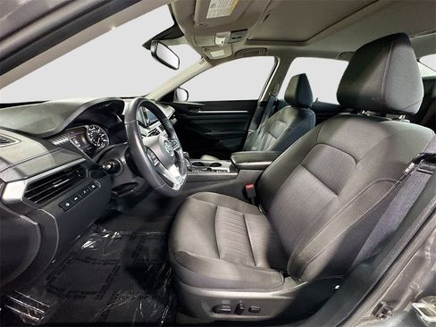 Used 2019 Nissan Altima 2.5 SV image 12