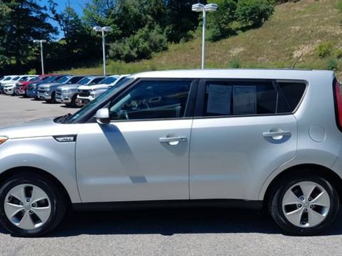 Used 2016 Kia Soul FWD image 7