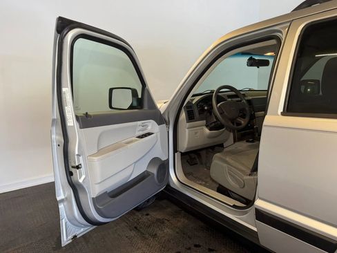 Used 2008 Jeep Liberty Sport w/ Popular Equipment Group AWD/4WD image 8