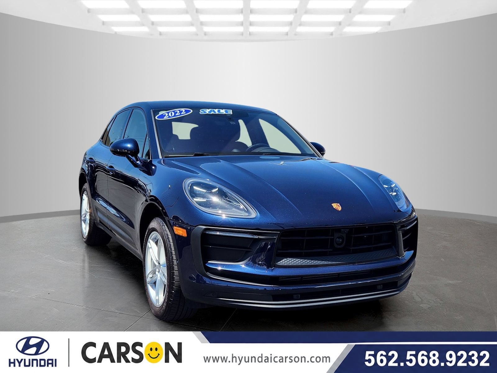Used 2022 Porsche Macan AWD/4WD image 1