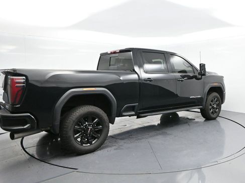 Used 2025 GMC Sierra 2500 AT4 AWD/4WD image 7