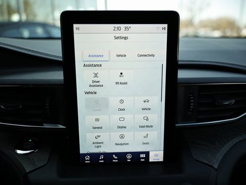 Used 2020 Ford Explorer Platinum w/ Premium Technology Package image 35